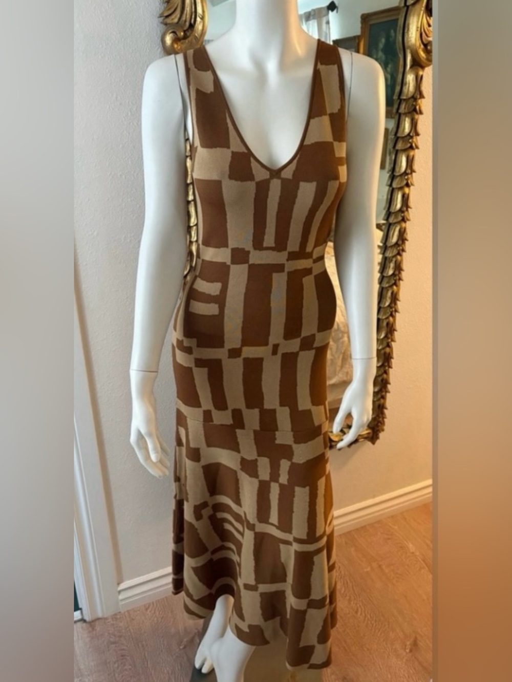 Misa two-tone tan geometric knit dress Size XS (NWT)